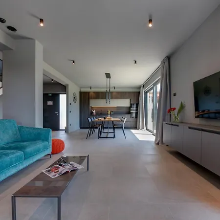 Villa Arestea Near Pula With Sea View, Wellness & Playground Vodnjan