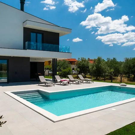 Arestea Near Pula With 35 M2 Heated Pool, Sea View, Wellness & Kids Playground Vodnjan