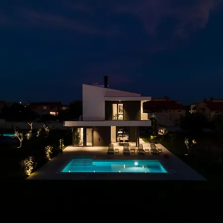 Arestea Near Pula With 35 M2 Heated Pool, Sea View, Wellness & Kids Playground Vila Vodnjan