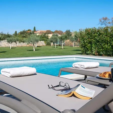 Vila Arestea Near Pula With 35 M2 Heated Pool, Sea View, Wellness & Kids Playground